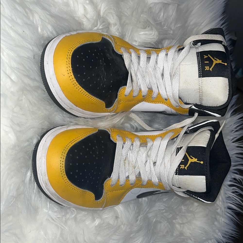 womens High-Top Sneakers - Yellow and Black